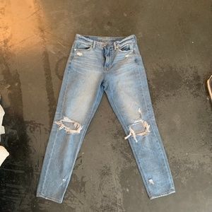 American Eagle Mom Jeans Size 4